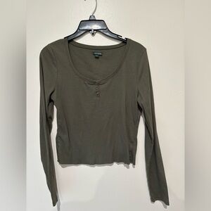 Wild Fable top size medium